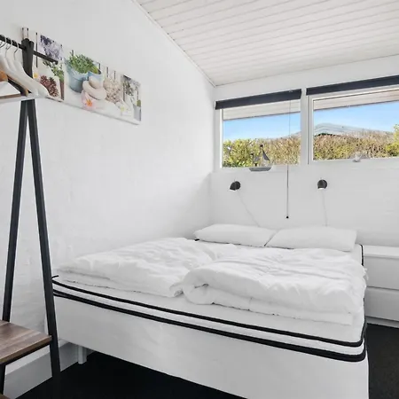 Peetu - 200m To The Fjord By Interhome Doverodde